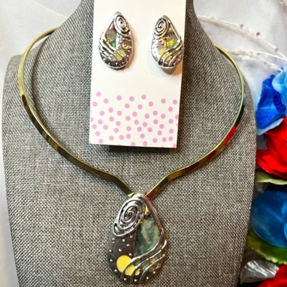 Oval Albacore and Silver Pendant on a Silver Choker with Matching Earrings.